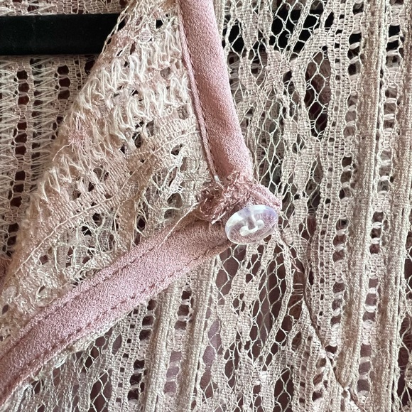 Stitch Fix mauve Lilla Bishop sleeve blouse - large petit - Picture 7 of 13